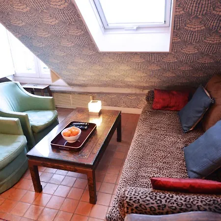Appartement Charming Near Louvre Parijs